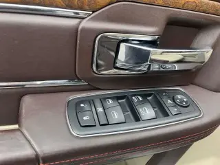 Ram 1500 2018 4x4 Laramie Limited 4 puertas Cabina Crew 5.5 pies. Pickup SB