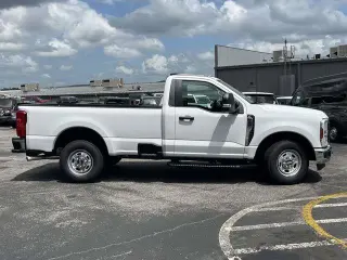 Ford F-250 Super Duty 2026 4x2 XL Cabina Regular 2 puertas 8 pies LB Pickup