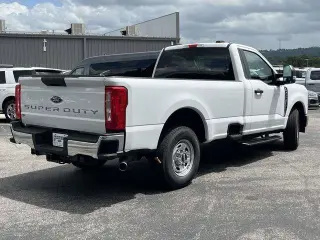 Ford F-250 Super Duty 2026 4x2 XL Cabina Regular 2 puertas 8 pies LB Pickup