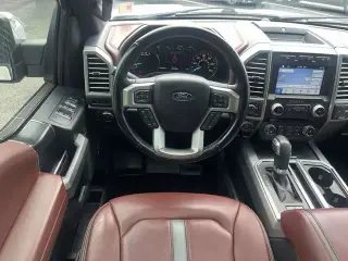 Ford F-150 2018 4x2 Platinum 4 puertas SuperCrew 5.5 pies. SB
