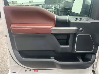 Ford F-150 2018 4x2 Platinum 4 puertas SuperCrew 5.5 pies. SB