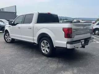 Ford F-150 2018 4x2 Platinum 4 puertas SuperCrew 5.5 pies. SB