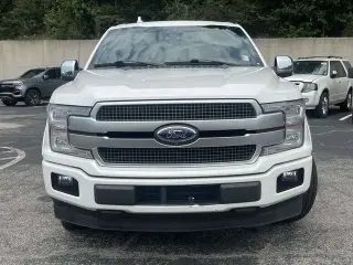 Ford F-150 2018 4x2 Platinum 4 puertas SuperCrew 5.5 pies. SB
