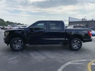 Ford F-150 2023 4x4 XL 4 puertas SuperCrew 5.5 pies SB