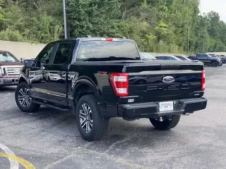 Ford F-150 2023 4x4 XL 4 puertas SuperCrew 5.5 pies SB