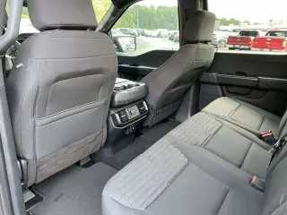 Ford F-150 2023 4x4 XL 4 puertas SuperCrew 5.5 pies SB