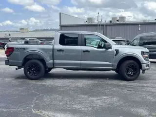 Ford F-150 2026 4x4 STX 4 puertas SuperCrew 5.5 pies. SB