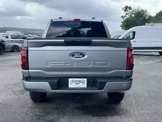 Ford F-150 2026 4x4 STX 4 puertas SuperCrew 5.5 pies. SB