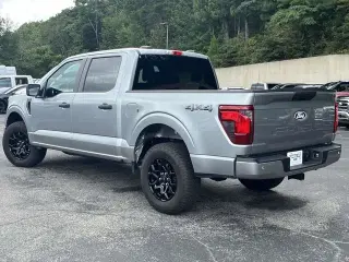Ford F-150 2026 4x4 STX 4 puertas SuperCrew 5.5 pies. SB