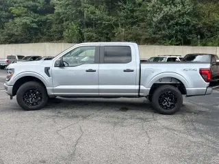 Ford F-150 2026 4x4 STX 4 puertas SuperCrew 5.5 pies. SB