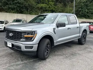 Ford F-150 2026 4x4 STX 4 puertas SuperCrew 5.5 pies. SB
