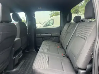 Ford F-150 2023 4x4 XL 4 puertas SuperCrew 5.5 pies. SB