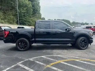 Ford F-150 2023 4x4 XL 4 puertas SuperCrew 5.5 pies. SB