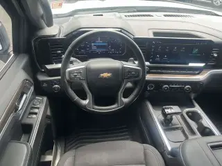 Chevrolet Silverado 1500 2022 4x4 LT 4 puertas Cabina Crew 5.8 pies. SB con 1LT