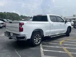 Chevrolet Silverado 1500 2022 4x4 LT 4 puertas Cabina Crew 5.8 pies. SB con 1LT