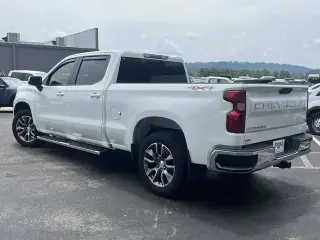 Chevrolet Silverado 1500 2022 4x4 LT 4 puertas Cabina Crew 5.8 pies. SB con 1LT
