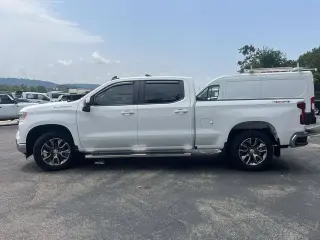 Chevrolet Silverado 1500 2022 4x4 LT 4 puertas Cabina Crew 5.8 pies. SB con 1LT