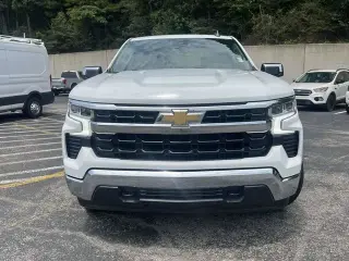 Chevrolet Silverado 1500 2022 4x4 LT 4 puertas Cabina Crew 5.8 pies. SB con 1LT