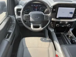 Ford F-150 2022 4x2 XLT 4 puertas SuperCrew 5.5 pies. SB
