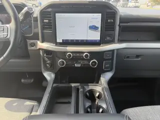 Ford F-150 2022 4x2 XLT 4 puertas SuperCrew 5.5 pies. SB