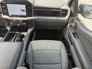 Ford F-150 2022 4x2 XLT 4 puertas SuperCrew 5.5 pies. SB