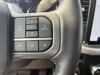Ford F-150 2022 4x2 XLT 4 puertas SuperCrew 5.5 pies. SB