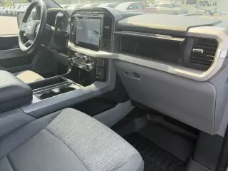 Ford F-150 2022 4x2 XLT 4 puertas SuperCrew 5.5 pies. SB