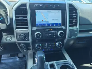 Ford F-150 2020 4x4 Lariat 4 puertas SuperCrew 5.5 pies. Caja corta