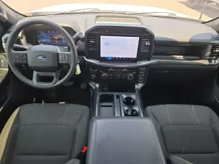 Ford F-150 2024 4x2 STX 4 puertas SuperCrew 5.5 pies. SB