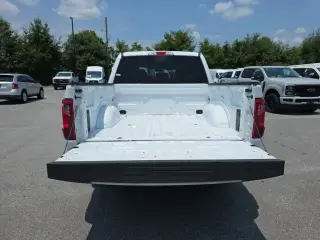 Ford F-150 2024 4x2 STX 4 puertas SuperCrew 5.5 pies. SB