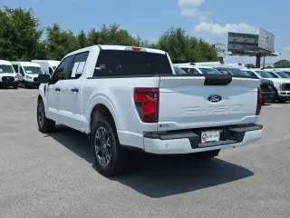 Ford F-150 2024 4x2 STX 4 puertas SuperCrew 5.5 pies. SB