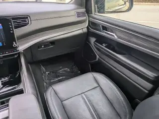 Jeep Wagoneer L 2024 4x2 Serie II 4 puertas SUV