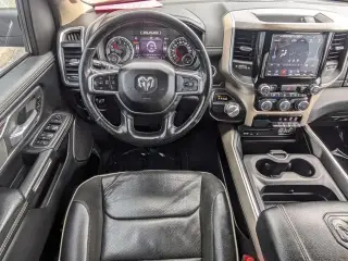 Ram 1500 2019 4x2 Laramie 4 puertas Cabina doble 5.6 pies. Pickup SB