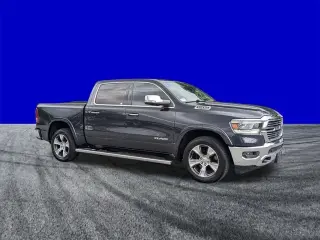 Ram 1500 2019 4x2 Laramie 4 puertas Cabina doble 5.6 pies. Pickup SB