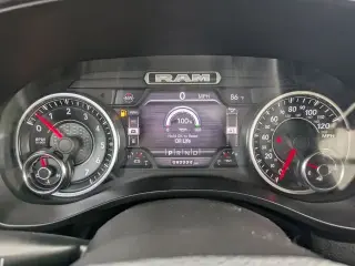 Ram 1500 2019 4x2 Laramie 4 puertas Cabina doble 5.6 pies. Pickup SB