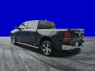 Ram 1500 2019 4x2 Laramie 4 puertas Cabina doble 5.6 pies. Pickup SB