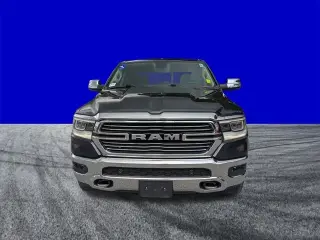 Ram 1500 2019 4x2 Laramie 4 puertas Cabina doble 5.6 pies. Pickup SB