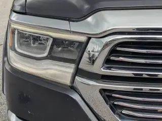 Ram 1500 2019 4x2 Laramie 4 puertas Cabina doble 5.6 pies. Pickup SB