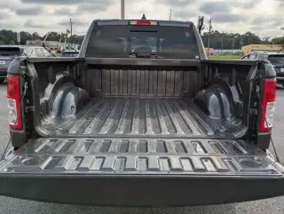Ram 1500 2024 4x4 Big Horn Cabina Crew 4 puertas 5.6 pies. Pickup SB