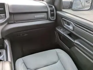 Ram 1500 2024 4x4 Big Horn Cabina Crew 4 puertas 5.6 pies. Pickup SB