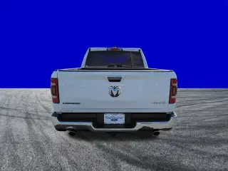 Ram 1500 2022 4x4 Laramie 4 puertas Cabina doble 5.6 pies. Pickup SB