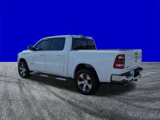 Ram 1500 2022 4x4 Laramie 4 puertas Cabina doble 5.6 pies. Pickup SB