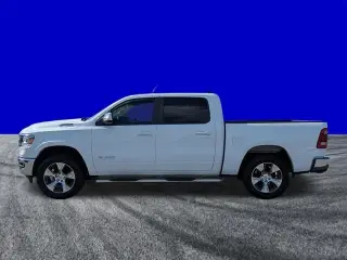 Ram 1500 2022 4x4 Laramie 4 puertas Cabina doble 5.6 pies. Pickup SB