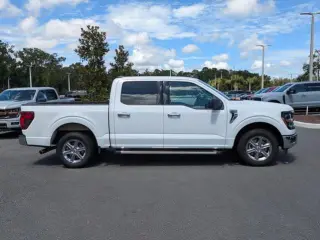 Ford F-150 2025 4x2 XLT 4 puertas SuperCrew 5.5 pies SB