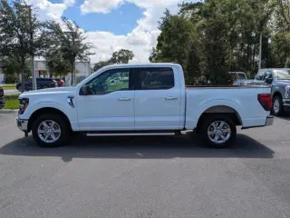 Ford F-150 2025 4x2 XLT 4 puertas SuperCrew 5.5 pies SB