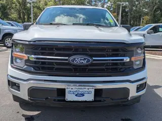 Ford F-150 2025 4x2 XLT 4 puertas SuperCrew 5.5 pies SB