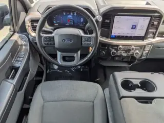 Ford F-150 2025 4x4 XLT 4 puertas SuperCrew 5.5 pies. Caja corta