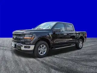Ford F-150 2025 4x4 XLT 4 puertas SuperCrew 5.5 pies. Caja corta