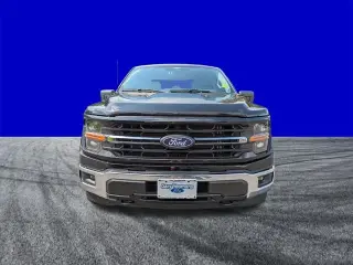Ford F-150 2025 4x4 XLT 4 puertas SuperCrew 5.5 pies. Caja corta