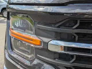 Ford F-150 2025 4x4 XLT 4 puertas SuperCrew 5.5 pies. Caja corta